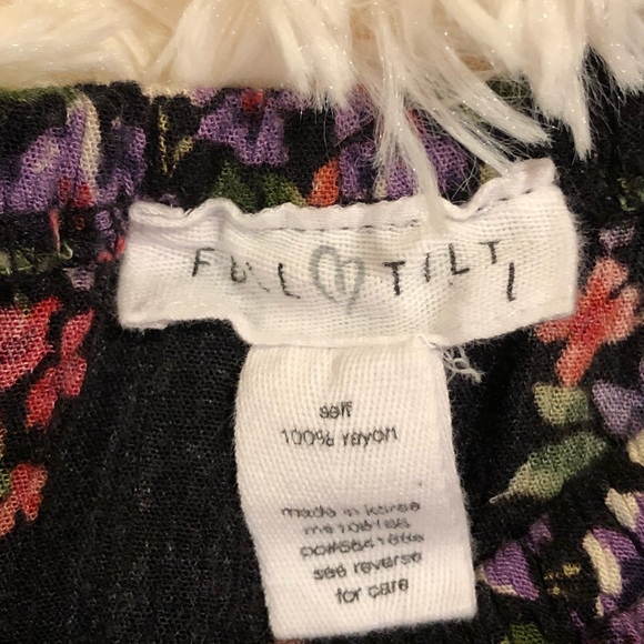 Full Tilt Floral Off The Shoulder Crop Top - Picture 4 of 4